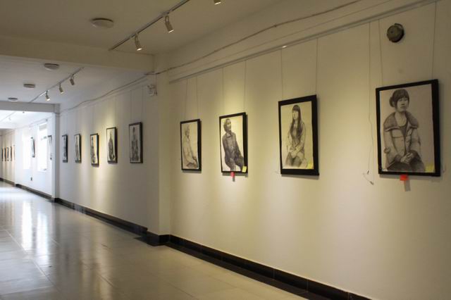 77779193永利官网集团举办人物写生课堂习作汇报展