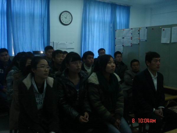 77779193永利官网集团组织师生观看党的十八大开幕式盛况