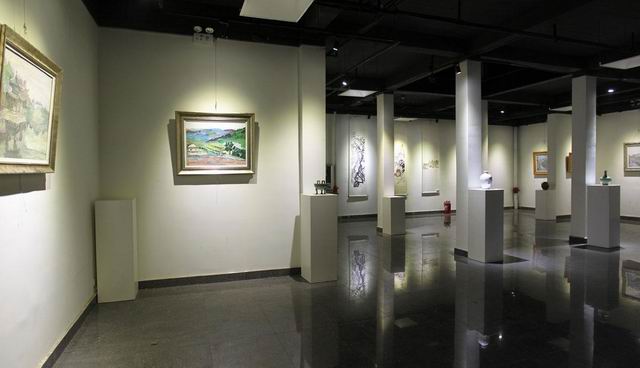 77779193永利官网集团举办“迎春”教师作品联展